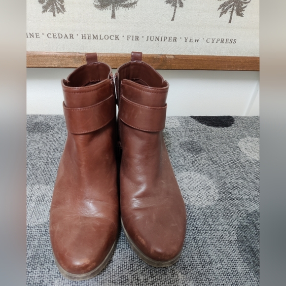 Anne Klein Leather Boots - 7 - Picture 4 of 7